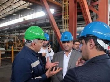 بازدید مدیرکل صنعت، معدن و تجارت خوزستان از شرکت لوله سازی اهواز