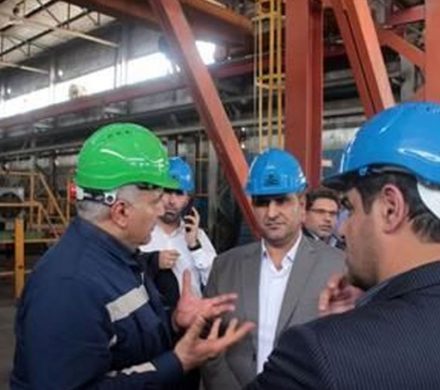 بازدید مدیرکل صنعت، معدن و تجارت خوزستان از شرکت لوله سازی اهواز