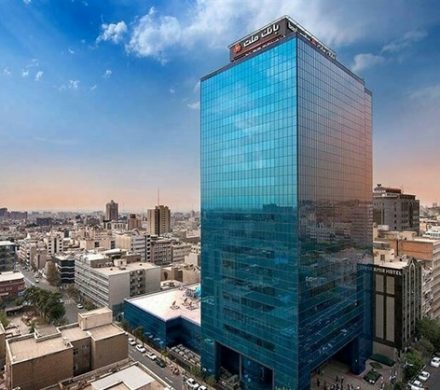 انتشار ماهنامه عملکرد بانک و گزارش تحلیلی صنعت بانکداری در وب سایت بانک ملت