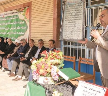 توزیع ۱۳۰۰ بسته كمک‌آموزشی اهدایی فولاد سفیددشت میان دانش آموزان منطقه