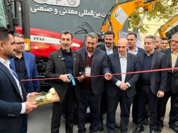 نخستین دستگاه «سولارواش» ساخت چادرملو توسط رییس هیأت عامل ایمیدرو رونمایی شد