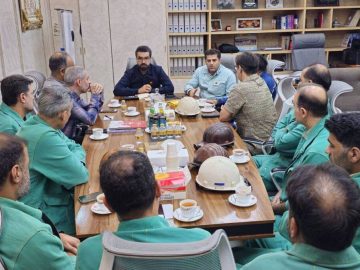 دیدار معاون منابع انسانی و امور اجتماعی با سر شیفتهای بخش فولادسازی شرکت فولاد خوزستان