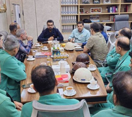 دیدار معاون منابع انسانی و امور اجتماعی با سر شیفتهای بخش فولادسازی شرکت فولاد خوزستان