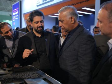 بازدید مدیرعامل ساتا از غرفه فولاد غدیر نیریز در نمایشگاه متافو