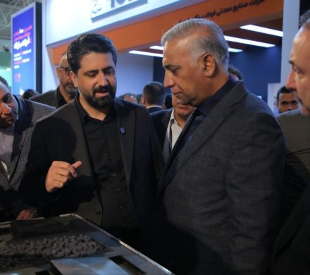 بازدید مدیرعامل ساتا از غرفه فولاد غدیر نیریز در نمایشگاه متافو