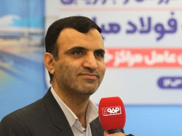 مدیر فروش داخلی فولاد مبارکه اعلام کرد: برنامه فولاد مبارکه برای عرضه ۲۵۰ هزار تن ورق گرم با نرخ پایه ۴۲ هزار و ۳۰۰ تومان