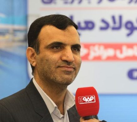 مدیر فروش داخلی فولاد مبارکه اعلام کرد: برنامه فولاد مبارکه برای عرضه ۲۵۰ هزار تن ورق گرم با نرخ پایه ۴۲ هزار و ۳۰۰ تومان