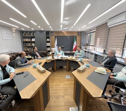 دیدار مدیرعامل و اعضای هیئتمدیره فولاد توانآور آسیا با معاون بهرهبرداری گروه فولاد مبارکه/ تبادل نظر درباره افزایش تخصیص مواد اولیه به شرکت صنایع فولاد توانآورآسیا