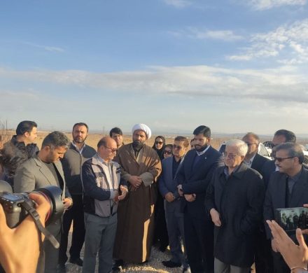 بازدید استاندار خراسان شمالی از پروژه نیروگاه خورشیدی شرکت آلومینای ایران