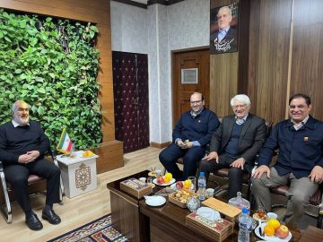 دیدار مدیرعامل فولاد خوزستان با استاندار خوزستان و ارائه گزارش طرحهای ملی شرکت