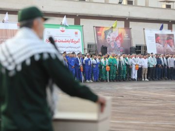 محمد مقامی در صبحگاه مشترک بسیجیان گروه فولاد خوزستان: بسیجیان در جنگ اقتصادی به عنوان ستون فقرات بدنه صنعت در حال تلاش هستند
