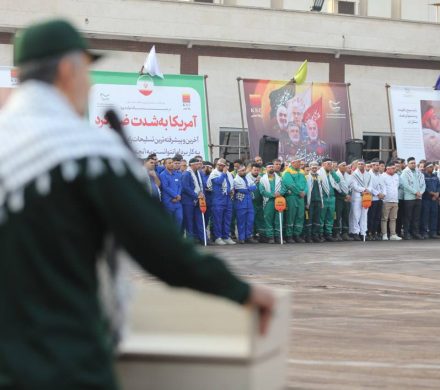 محمد مقامی در صبحگاه مشترک بسیجیان گروه فولاد خوزستان: بسیجیان در جنگ اقتصادی به عنوان ستون فقرات بدنه صنعت در حال تلاش هستند