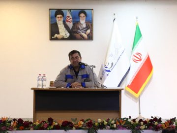 نشست صمیمانه مدیرعامل فولاد امیرکبیر کاشان با جمع کارکنان به مناسبت میلاد حضرت زهرا (س)