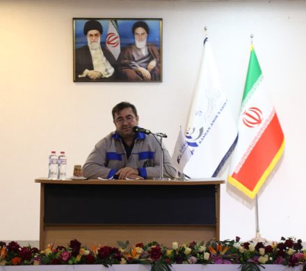 نشست صمیمانه مدیرعامل فولاد امیرکبیر کاشان با جمع کارکنان به مناسبت میلاد حضرت زهرا (س)
