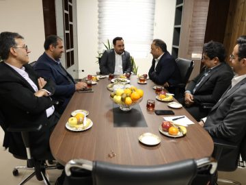 نشست مشترک مدیر شعب بانک تجارت استان با مدیر عامل هلدینگ سرمایهگذاری مس سرچشمه
