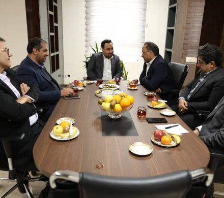 نشست مشترک مدیر شعب بانک تجارت استان با مدیر عامل هلدینگ سرمایهگذاری مس سرچشمه