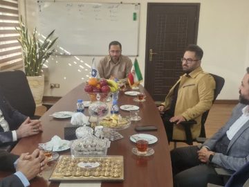 بازدید مدیرعامل فولاد توان‌آور آسیا از شرکت صنایع بسته‌بندی ایران