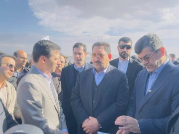 افتتاح نیروگاه ۱۰۰ مگاواتی فروغ کویر چادرملو با حضور وزیر صمت