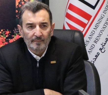 توانمندی‌های داخلی را در بازسازی زنجیره فولاد به نمایش می‌گذاریم