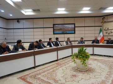 نشست صمیمی درویشوند، مدیر گروه و سهامدار شرکت آلومینای ایران با جمعی از مسوولان استان