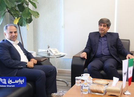 تاکید برتعامل استراتژیک میان صنعت و بانک در دیدار مدیران عامل بانک تجارت و فولاد مبارکه