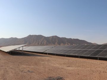 بازدید معاون وزیر نیرو از نیروگاه خورشیدی ۷۲ مگاواتی شرکت آلومینای ایران