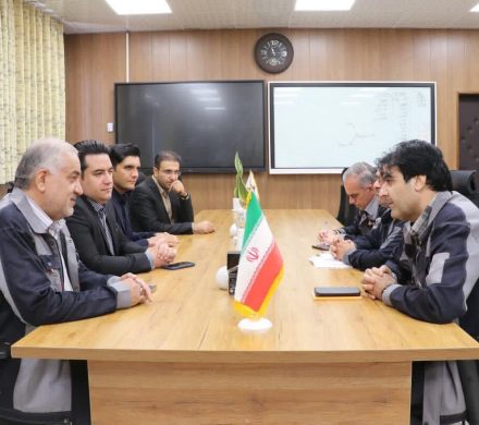 دیدار صمیمی سرپرست شرکت آلومینای ایران با کارکنان ستاد شرکت