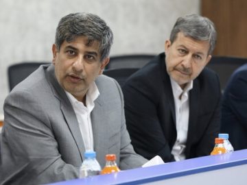 برگزاری جلسه بررسی راهکارها و چالش های تکمیل ابر پروژه انتقال آب دریا با حضور مدیرعامل فولاد مبارکه و استاندارد اصفهان